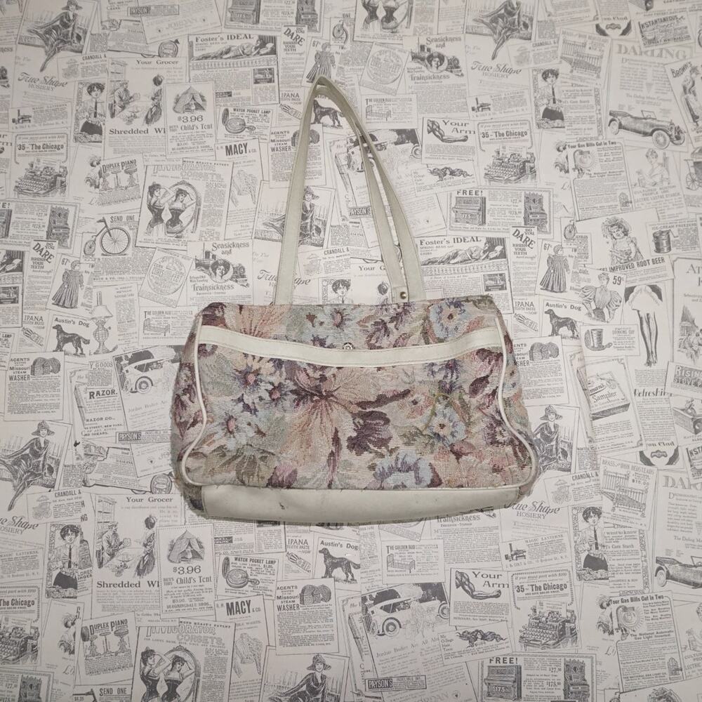 Vintage Y2K American Vintage Accessories floral grandma